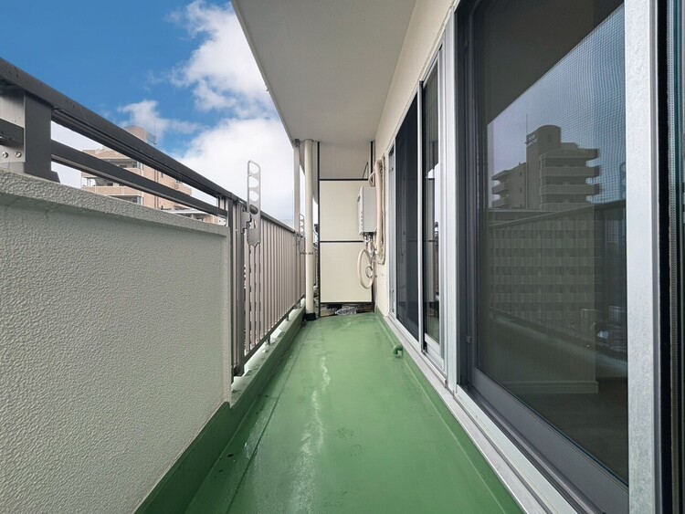 バルコニー 暮らしの中で、光と風を演出してくれるバルコニー。