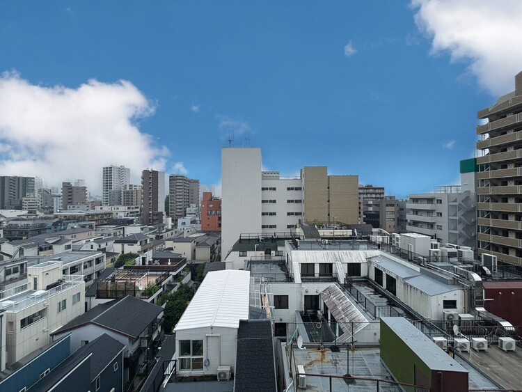 バルコニー 頬をなでる、優しい風を感じることが出来ます。