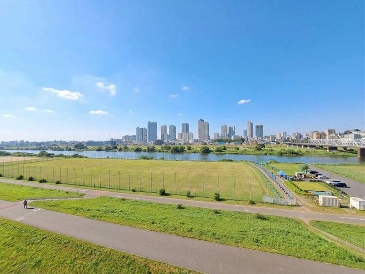 その他 眺望や窓からの景色が良いと、家で過ごす時間も快適です。