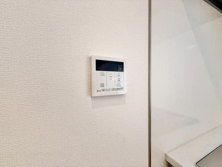 その他 見やすい画面で操作しやすい給湯パネル。