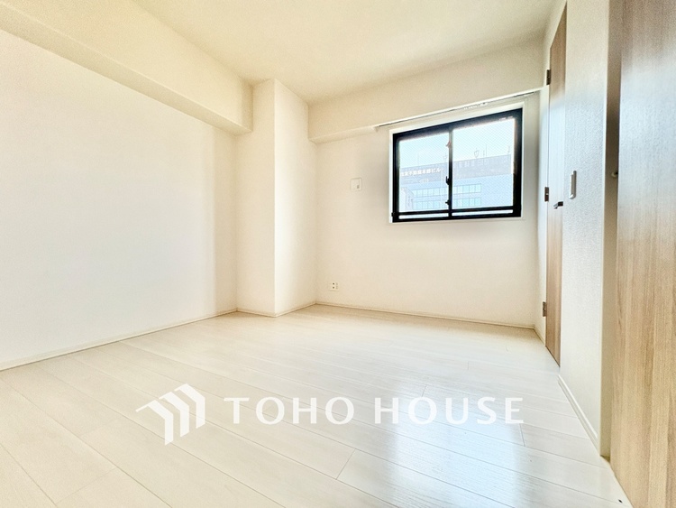 内装 ◆子供部屋◆冷涼な風、そよぐリビング。だんらんの場所はここから始まり、ここで終わる。家族の笑顔が集う素敵な場所だから、こだわり抜いた思いが詰まっているのだと思う。