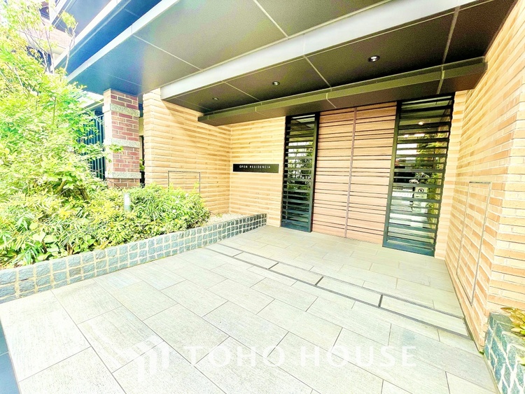 外観 使いやすく、明るい洋室に仕上がります。子供部屋や趣味のお部屋にご利用できます。ご自身で家具などを配置し、素敵な空間を創り上げられます。