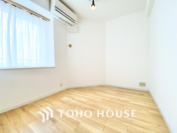内装 ◆子供部屋◆冷涼な風、そよぐリビング。だんらんの場所はここから始まり、ここで終わる。家族の笑顔が集う素敵な場所だから、こだわり抜いた思いが詰まっているのだと思う。