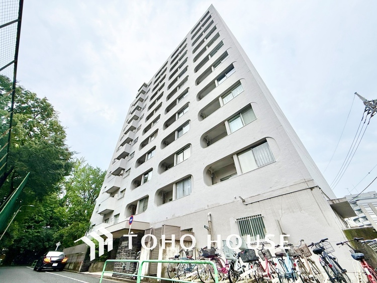 外観 ◆共有空間◆些細な事でほっぺを膨らまして怒る君。それでも僕達はこれからも一緒だよ。喧嘩をしても離れたくないから一つはさんだ同じ場所にいる。分かるよ。そこに君が