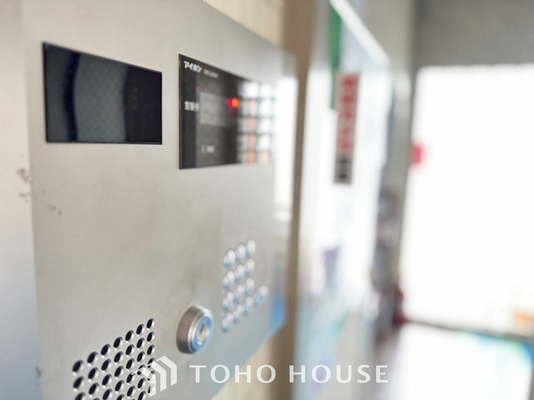 その他 オートロック付き物件なら、エントランスで部外者をしっかりシャットアウト。空き巣対策などの防犯面はもちろん、不要な訪問販売に直接対応しなくて済むのも嬉しいポイントです。