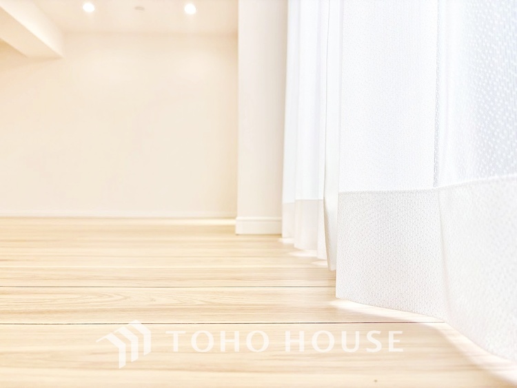 内装 【リビング】オンもオフも切り替えやすい家族の時間を大切にできる場。
