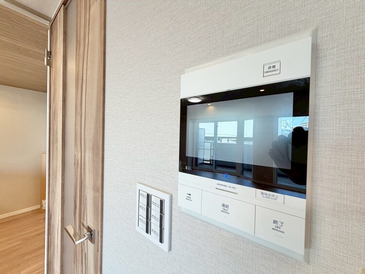 その他 誰が来てもわかる様にモニター付きインターホンを設置。