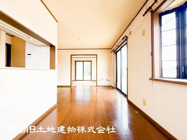 居間 【リビング】リビングで家族との時間、自分の時間を大切にできる空間を作りました。
