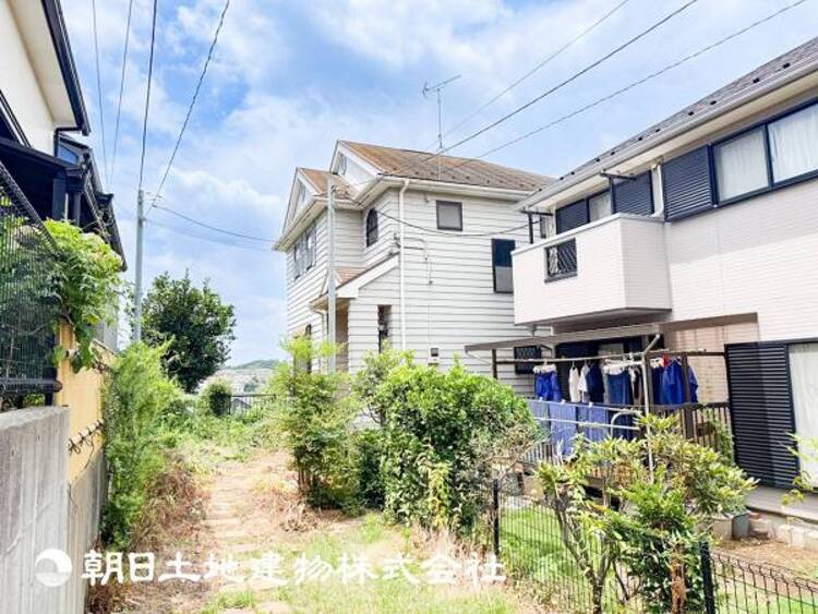 外観 【外観写真】時間のゆとりと空間、暖かな陽光がもたらす光と風を独占してください。