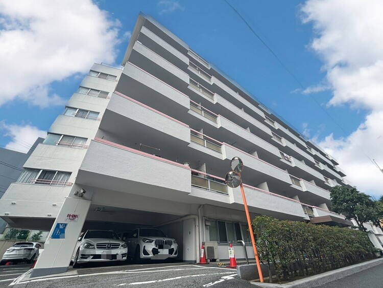 外観 資料には掲載していない情報が、現地にはたくさんあります。是非一度、現地をご確認ください。