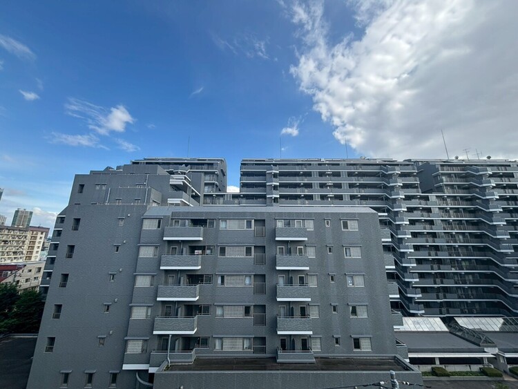 バルコニー 頬をなでる、優しい風を感じることが出来ます。