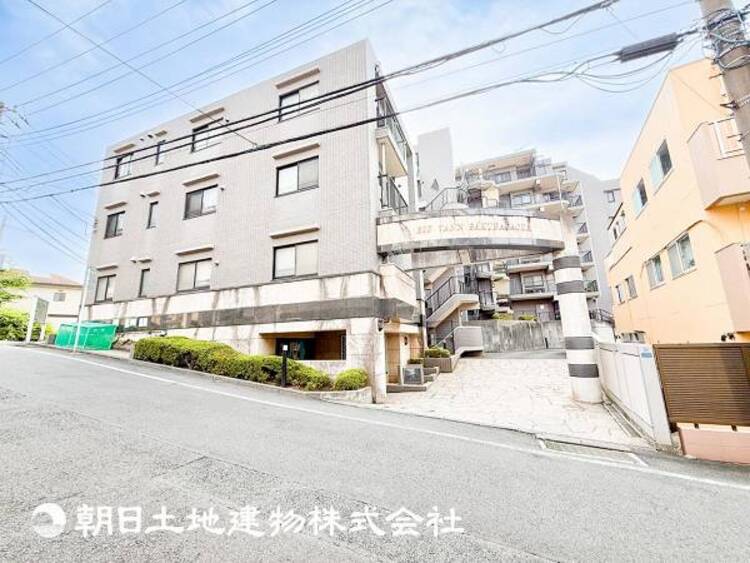 外観 【外観写真】表現された空間はたくさんの光を浴び、風を感じ、暮らしの時間を豊かにしてくれます。