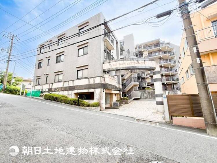外観 【外観写真】時間のゆとりと空間、暖かな陽光がもたらす光と風を独占してください。
