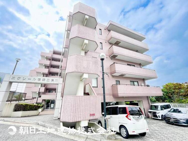 外観 【外観写真】時間のゆとりと空間、暖かな陽光がもたらす光と風を独占してください。