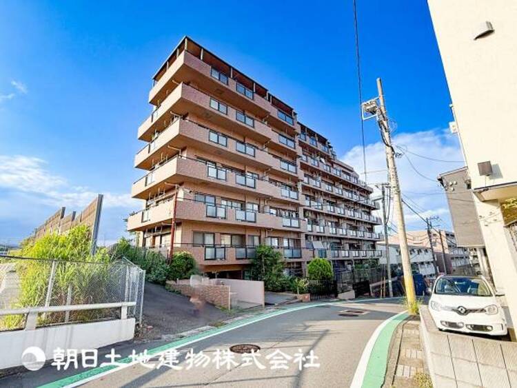 外観 【外観写真】時間のゆとりと空間、暖かな陽光がもたらす光と風を独占してください。