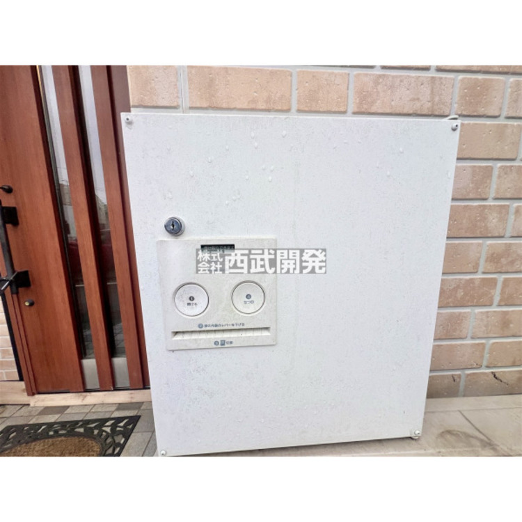 設備 宅配ボックス付き。ご自宅不在時でもお荷物の受け取りができる便利な宅配ボックスです！