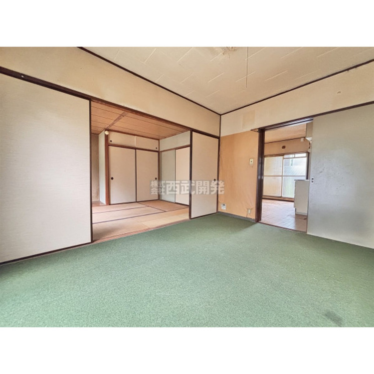 居間 