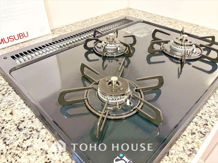 キッチン 【KITCHEN】◆家族のおはよう◆の声を笑顔で迎えてあげられるシステムキッチン。朝ごはんが楽しみでちょっと早起きしたくなるんです。