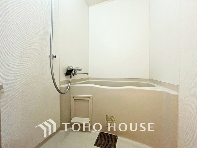 風呂 【BATHROOM】◆プライベートな空間◆simpleだからrelaxできるんです。こころもからだもキレイさっぱり。