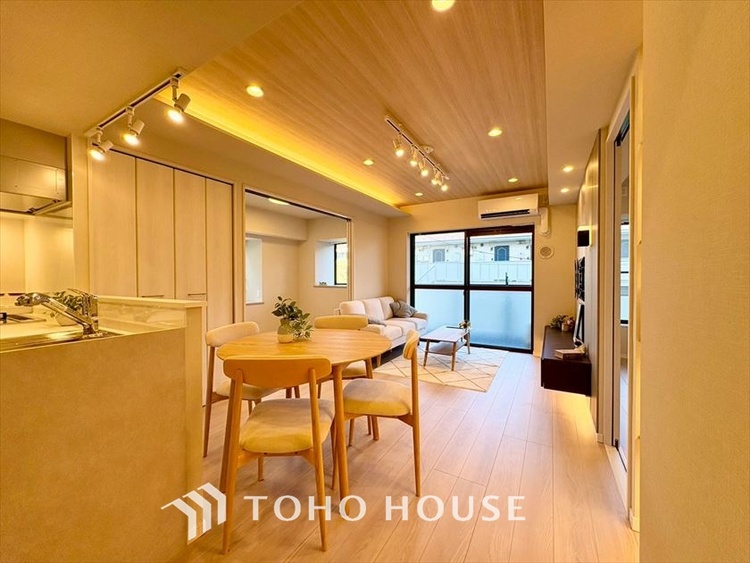 内装 【LIVING】◆Sunshine◆光が燦々と入り、いるだけで気持ちいい。「開放的でゆとりあるお部屋です。」