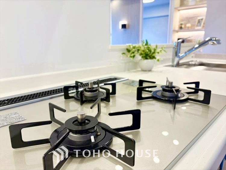 キッチン 【KITCHEN】◆家族のおはよう◆の声を笑顔で迎えてあげられるシステムキッチン。朝ごはんが楽しみでちょっと早起きしたくなるんです。