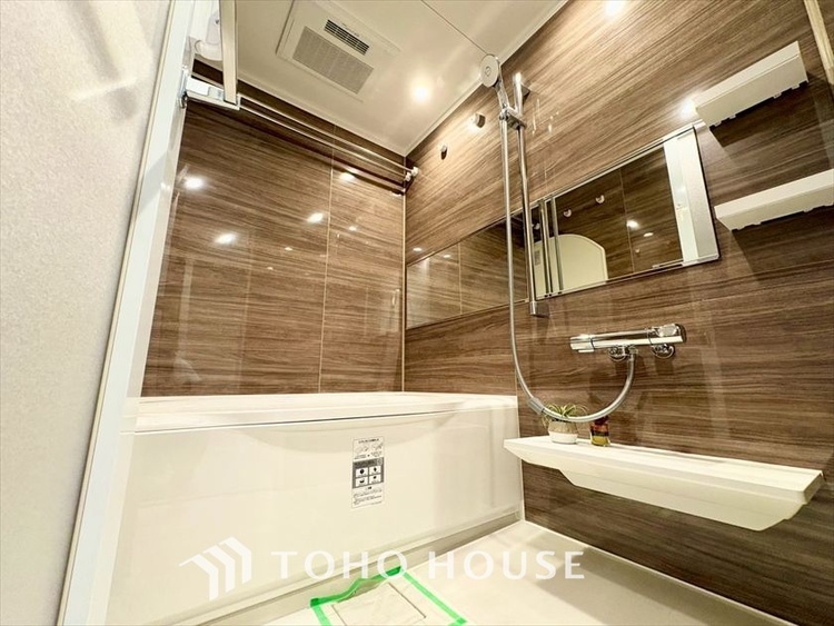 風呂 【BATHROOM】◆プライベートな空間◆simpleだからrelaxできるんです。こころもからだもキレイさっぱり。