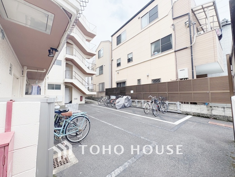 その他 【BICYCLE PAEKING LOT】◆駐輪場◆快適な生活には欠かせない自転車。開放的な駐輪場がございます。
