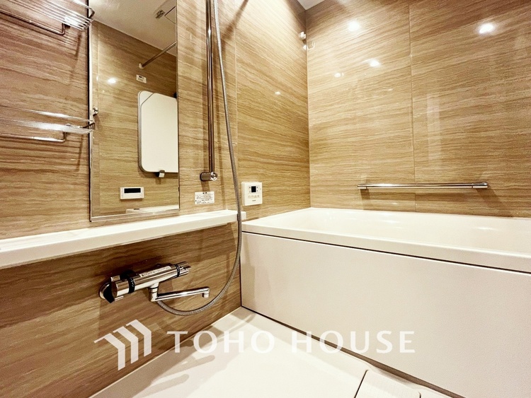 風呂 【BATHROOM】◆プライベートな空間◆simpleだからrelaxできるんです。こころもからだもキレイさっぱり。