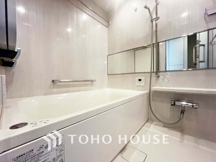 風呂 【BATHROOM】◆プライベートな空間◆simpleだからrelaxできるんです。こころもからだもキレイさっぱり。