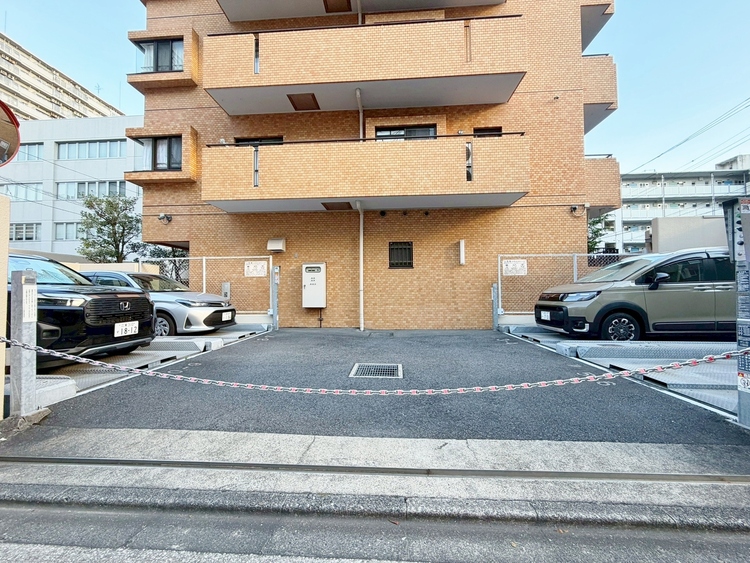 その他 駐車スペースが嬉しいですね。※空き状況は都度ご確認下さい。