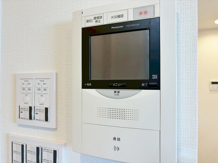 その他 誰が来てもわかる様にモニター付きインターホンを設置。