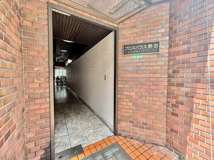 その他 上質感漂う玄関アプローチです。