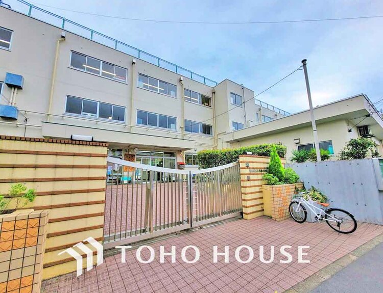 周辺 世田谷区立弦巻小学校　距離500ｍ