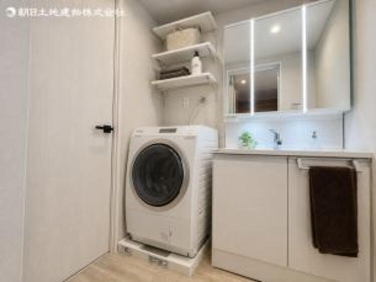 洗面 使用頻度の高い場所だからこそ便利な空間に。多人数での使用も考えた便利な空間です 