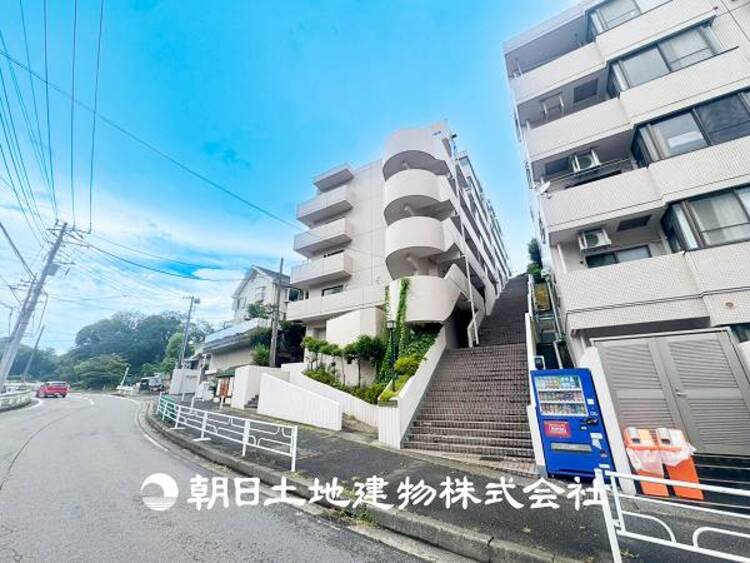 外観 【外観写真】時間のゆとりと空間、爽やかな陽光がもたらす光と風を贅沢なまでに感じる暮らしがここに始まります。