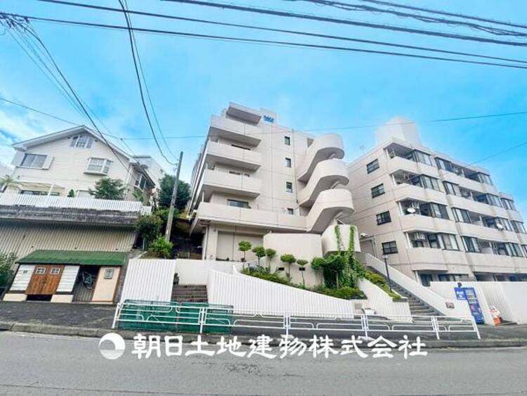 外観 【外観・立地】表現された空間はたくさんの光を浴び、風を感じ、暮らしを豊かにしてくれます。家族の思い出を刻んでいきます。