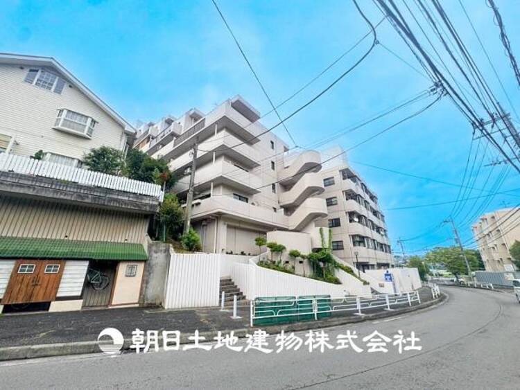 外観 【外観・立地】その家から感じられる、気品・上質・重厚感・極細やかさ、そのすべては見た者に安らぎを与える特別な空間です。