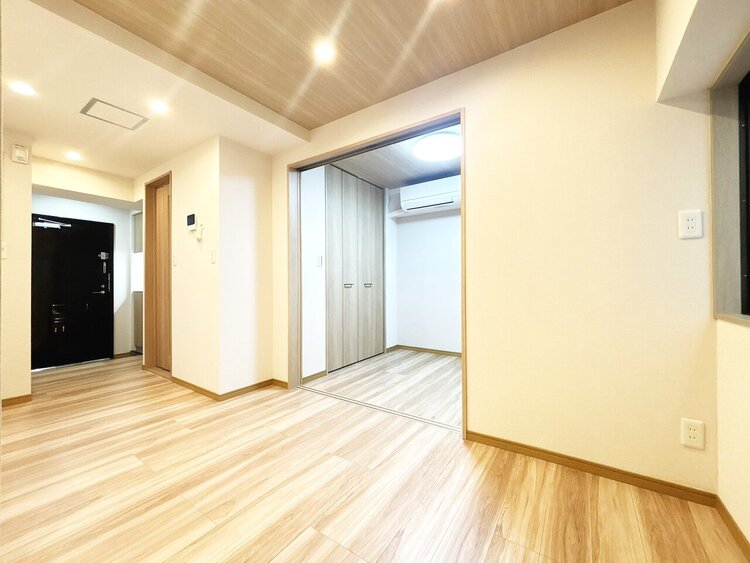 居間 飾り過ぎないシンプルな内装と偏り過ぎないデザインで統一しました。