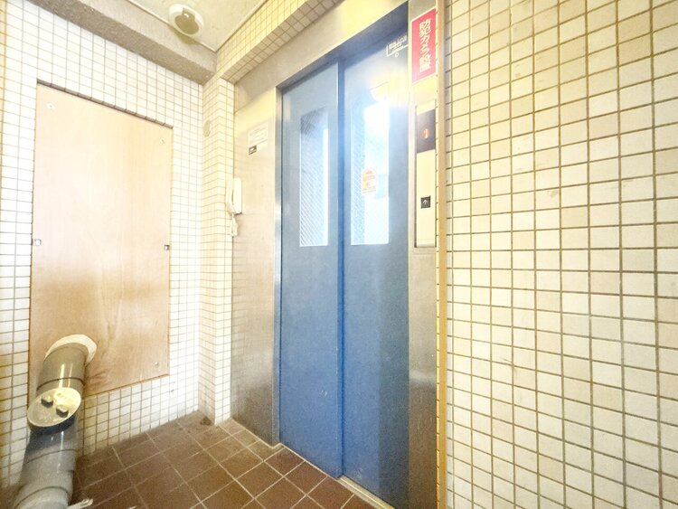 設備 エレベーターの管理も、きちんと行き届いてます。