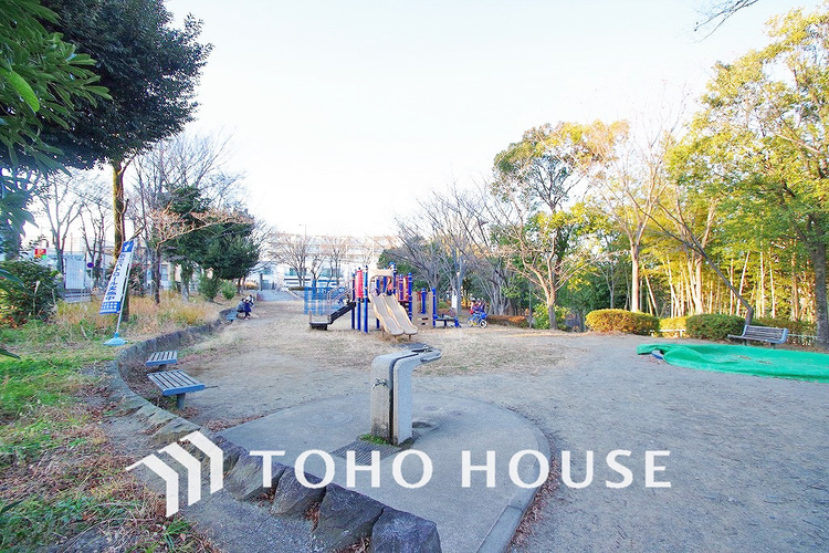周辺 荏田冨士塚公園　距離350m