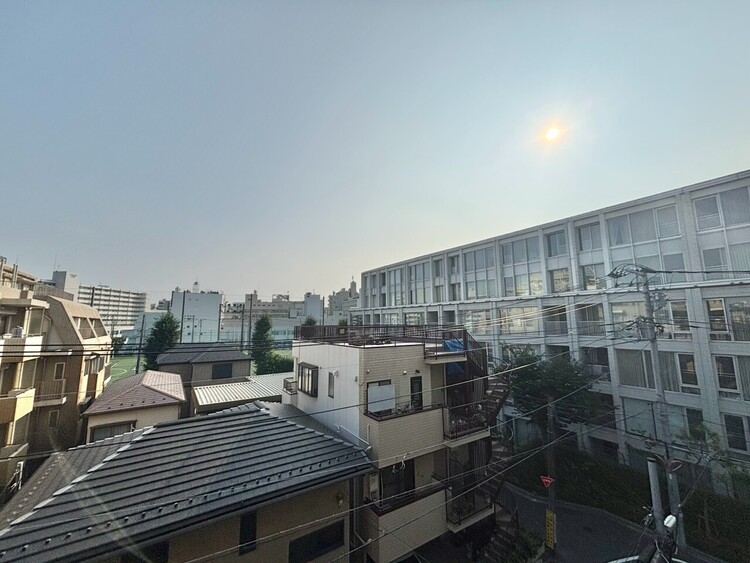 その他 眺望や窓からの景色が良いと、家で過ごす時間も快適です。