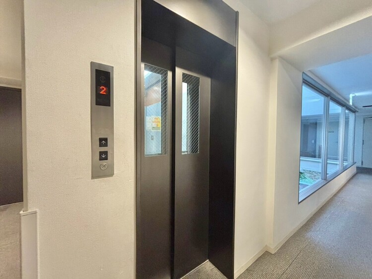 その他 エレベーター完備のため荷物が多くなっても安心。