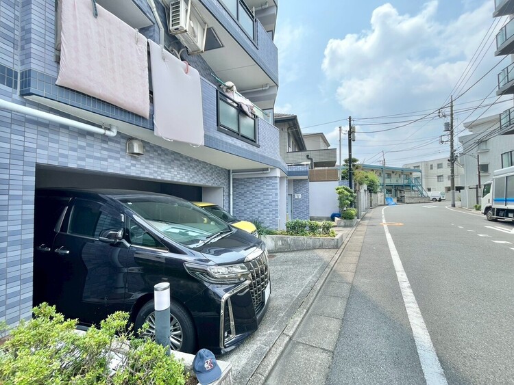 その他 【駐車場】駐車スペースが嬉しいですね。※空き状況は都度ご確認下さい。