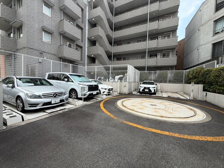 その他 駐車スペースが嬉しいですね。※空き状況は都度ご確認下さい。