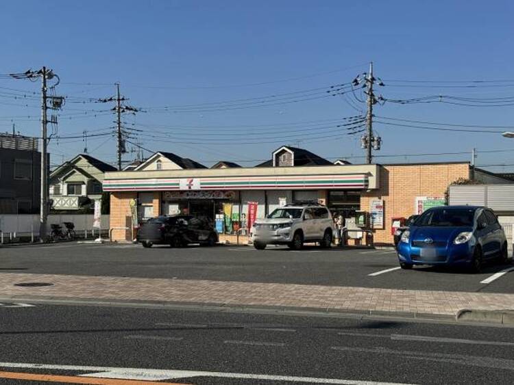 周辺 セブンイレブン 日野高幡橋南店迄590ｍ