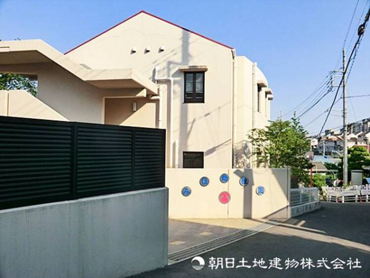 周辺 【みほ幼稚園】670ｍ　アットホームな雰囲気で一人ひとりに寄り添う教育を実践。独自の国語教育や多彩なカリキュラムで感性を磨き、手厚い預かり保育で働く親御さんも安心の幼稚園です。