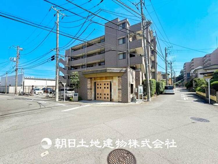 外観 【外観写真】時間のゆとりと空間、爽やかな陽光がもたらす光と風を贅沢なまでに感じる暮らしがここに始まります。