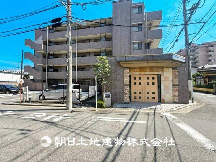 外観 【外観・立地】その家から感じられる、気品・上質・重厚感・極細やかさ、そのすべては見た者に安らぎを与える特別な空間です。