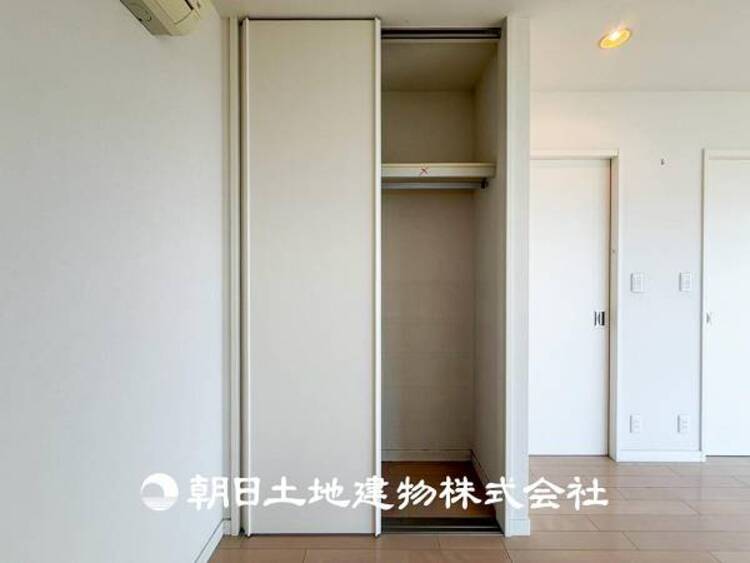 収納 【収納】部屋ごとに設けた収納は住みやすさへのこだわりがあります。シンプルで使いやすい収納スペース。