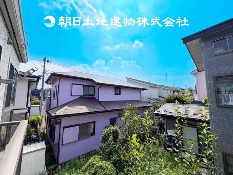 その他 【眺望】目の前に手を伸ばせば、触ることが出来そうな環境が、そのままインテリアになったような印象です。その豊かな眺望にふさわしい空間には、通風・採光にも優れ、心地よい光と風があふれています。